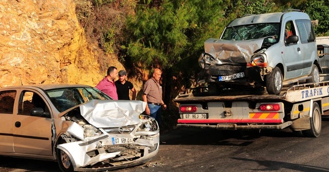 Alanya'daki kazada 5 kişi yaralandı