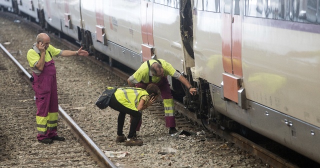 Almanya’da tren kazası: 2 ölü, 14 yaralı