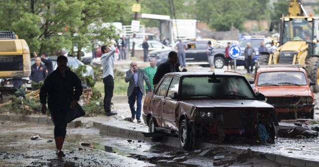 Ankara&#039;da sağanak yağış, su baskınlarına sebep oldu