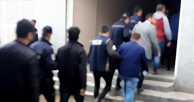 Askerlere yönelik FETÖ operasyonu: 16 gözaltı