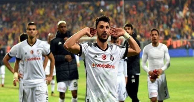 Beşiktaşlı oyuncu Tolgay Arslan&#039;dan kupa göndermesi