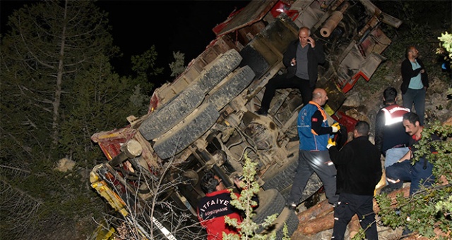 Gümüşhane&#039;de feci kaza! Yakınları sinir krizi geçirdi