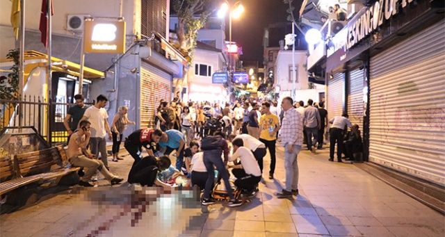 Kadıköy’de bıçaklı kavga: 1 ölü, 1 yaralı