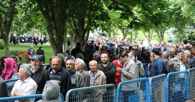 Kayseri'de şaşkına çeviren kuyruk