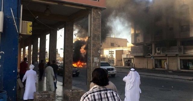 Riyad&#039;da 4 patlama sesi duyuldu