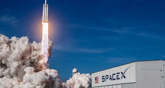 SpaceX, 7 yeni uydu fırlattı