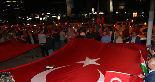 Taksiciler ’den İsrail Konsolosluğu önünde protesto