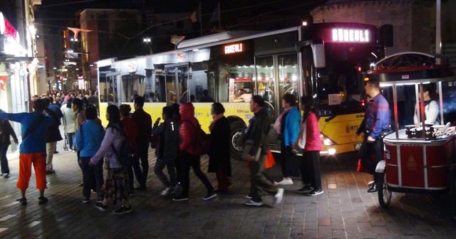 Taksim araç ve yaya trafiğine açıldı