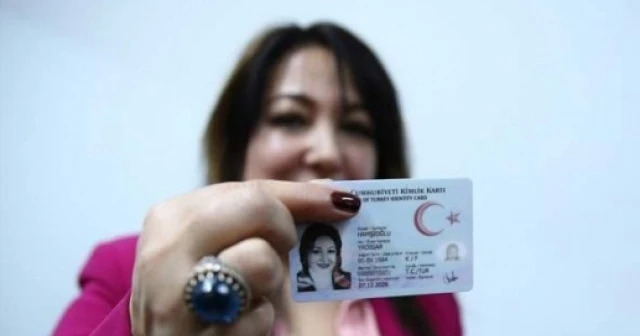 Yeni çipli kimlik kartlarını almayanlar dikkat!