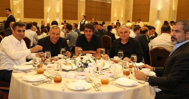 Yıldırım Demirören'den futbol ailesine iftar yemeği
