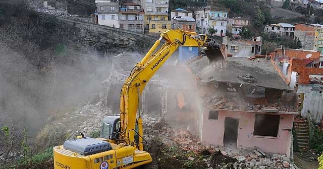 100 bin kişiyi ilgilendiren 9 milyar yatırımlı kentsel dönüşüm projesinde ilk kazma vuruldu