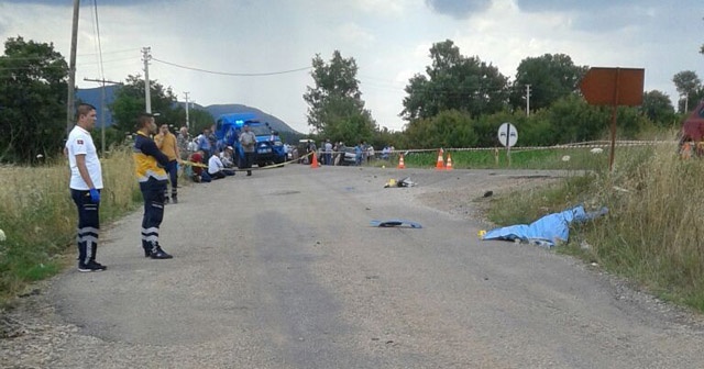 15 yaşındaki motosiklet sürücüsü feci kazada öldü