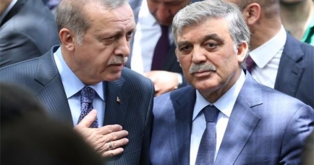 Abdullah Gül&#039;den Cumhurbaşkanı Erdoğan&#039;a tebrik