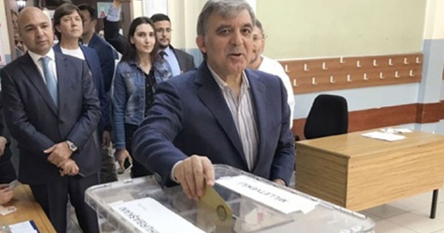 Abdullah Gül&#039;ün oy sandığından çıkan isim