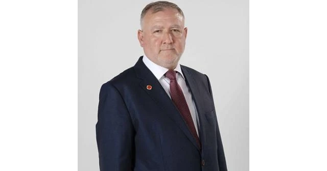 Adem Akbulut kimdir?