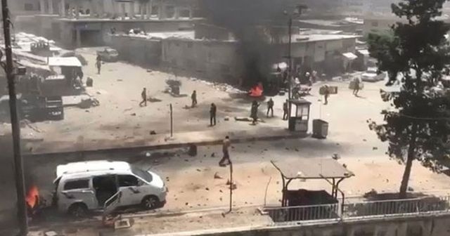 Afrin&#039;de patlama! Bombalı araçlar...