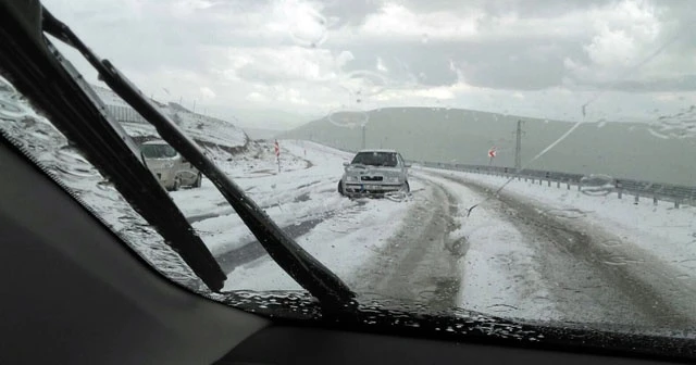 Ardahan’da yüksek kesimler beyaza büründü
