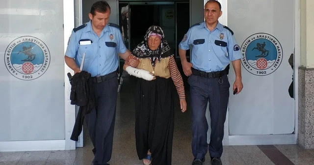 Böyle vahşet görülmedi! Dilenmiyor diye annesine bakın ne yaptı?