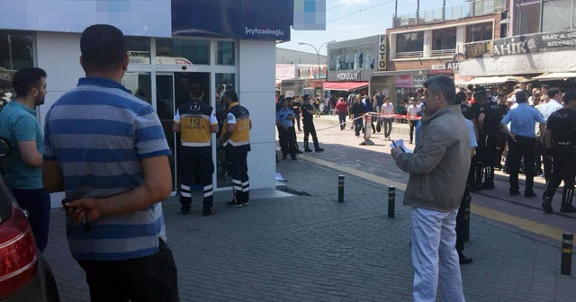 Bursa&#039;da GSM bayiinde kanlı infaz! Abi kardeşe kurşun yağdırdılar