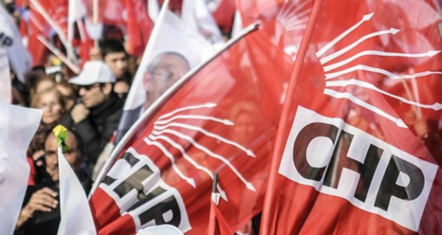 CHP&#039;de &#039;yönetim istifa&#039; sloganları yükseliyor