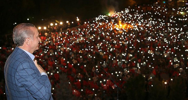 Cumhurbaşkanı Erdoğan, balkon konuşması yapacak