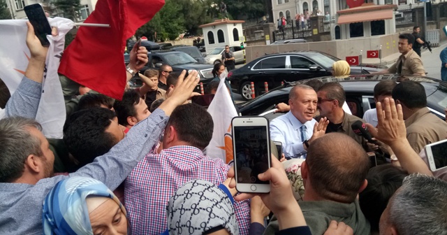 Cumhurbaşkanı Erdoğan Kısıklı&#039;dan ayrıldı