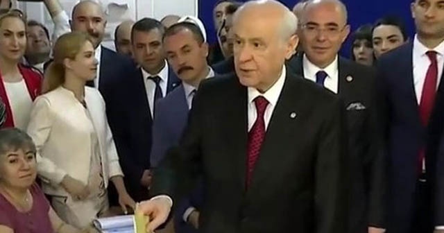 Devlet Bahçeli oyunu kullandı