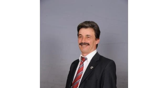 Dinçer Demirezen kimdir?
