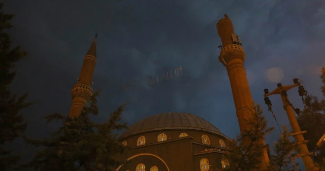 Diyarbakır'da korkutan yıldırım!