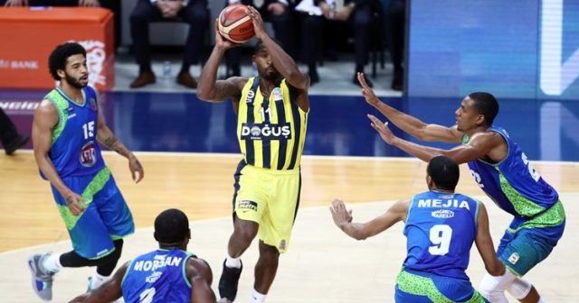 Fenerbahçe Doğuş rekora koşuyor