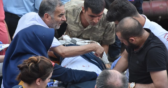 Freni patlayan kamyon mescide daldı: 3 kişi öldü
