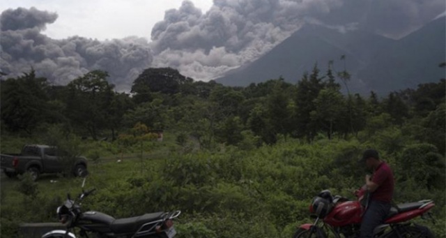 Fuego volkanı patladı: Çok sayıda ölü ve yaralı var...