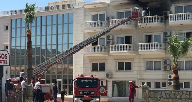 Hatay’da otel yangını