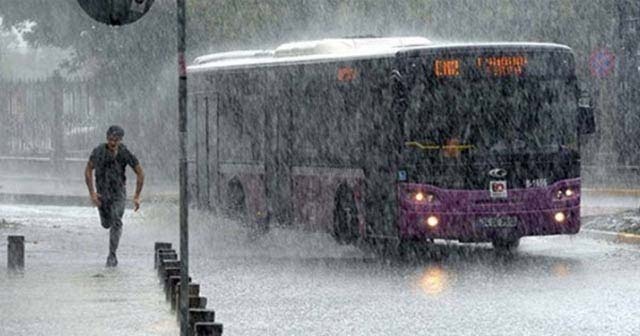 İstanbul&#039;da beklenen yağış başladı!