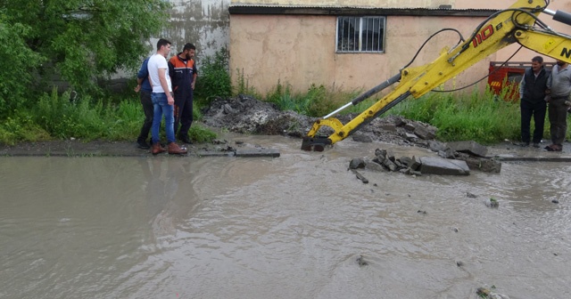 Kars yağmura teslim oldu