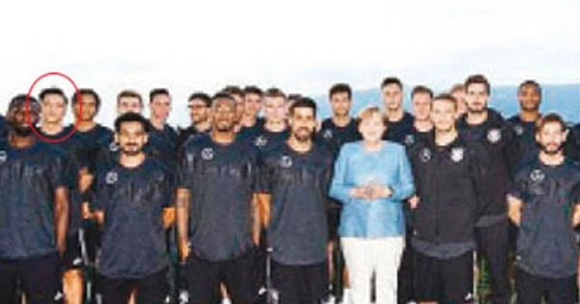 Mesut Özil, Merkel ile bir araya gelmek istemedi