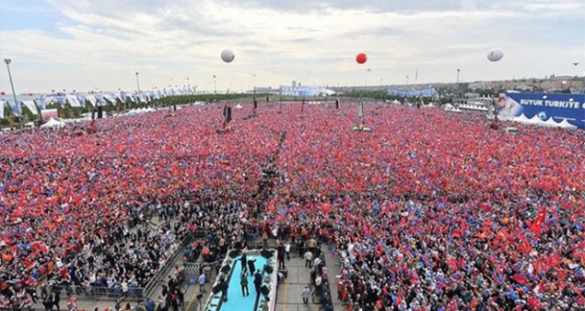 Meydanlar mitinge doydu