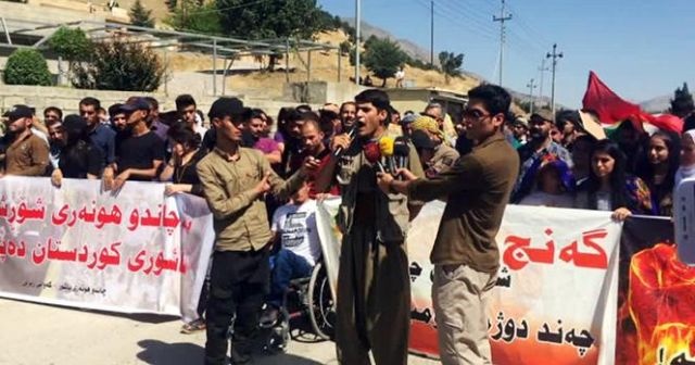 Muhalefet ‘Kandil boşaldı&#039; dedi, İHA halkın arasına karışan teröristleri görüntüledi