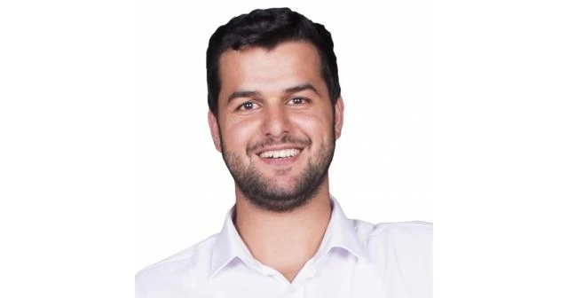 Naim Özbek  kimdir?