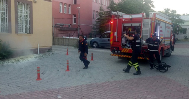 Niğde&#039;de oyların tutulduğu depoda yangın çıktı