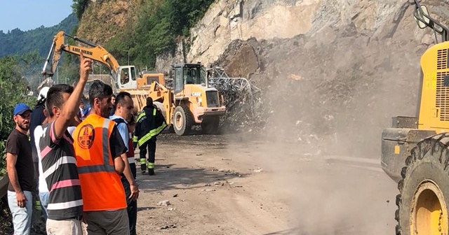 Patlama heyelana sebep oldu, yaralı askerler var