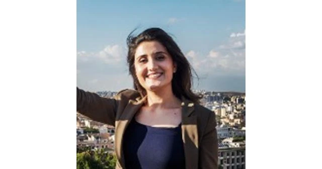 Roza Yazmacı kimdir?