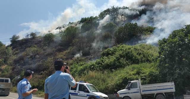 Samsun&#039;da evlerin yakınına ulaşan yangın korkuttu