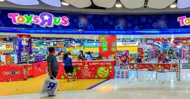 Toys `R` Us tamamen kapanıyor