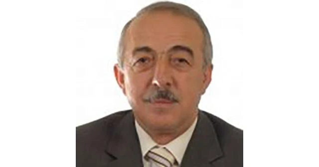 Turhan Özlü kimdir?