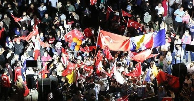 Türkiye'nin demokrasi deneyimine övgü