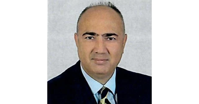 Vedat Yenerer kimdir?