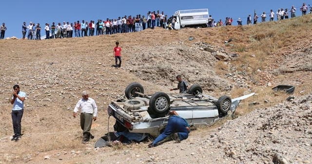 Adıyaman&#039;da otomobil devrildi: 1 ölü, 3 yaralı