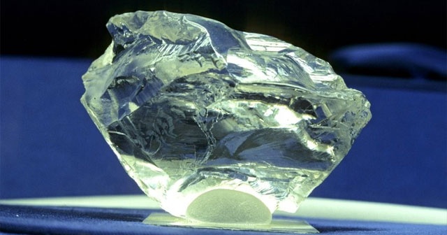 Araştırmacılar, yerin 145 ila 241 kilometre derinliğinde 10 katrilyon ton elmas keşfetti