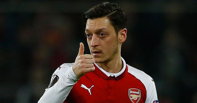 Arsenal&#039;de 10 numara Mesut&#039;un